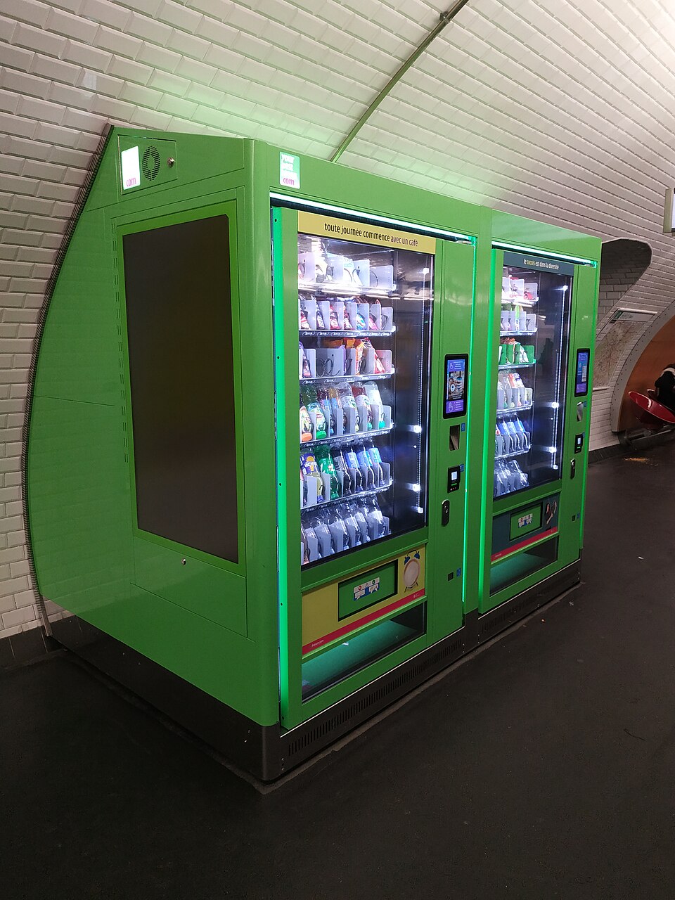 Distributeur automatique polyvalent